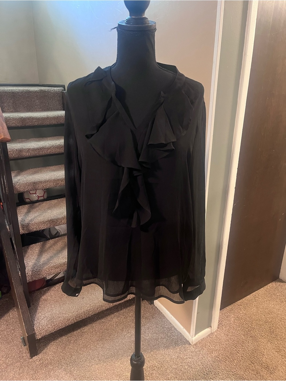 Tommy Hilfiger Women’s Classic long-sleeve Ruffle front sheer black Blouse Sz L